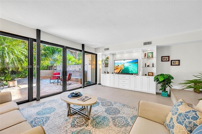 Foto del edificio - 7018 SW 53rd Ln