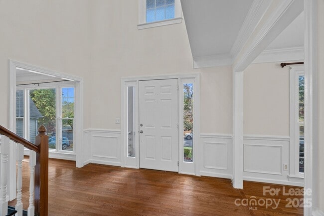 Building Photo - 7117 Kinsmore Ln