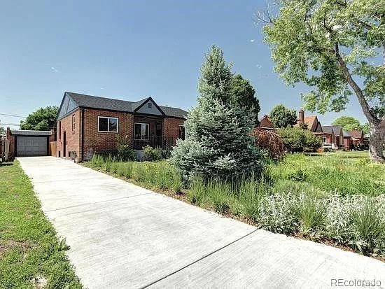 Building Photo - 1355 Utica St
