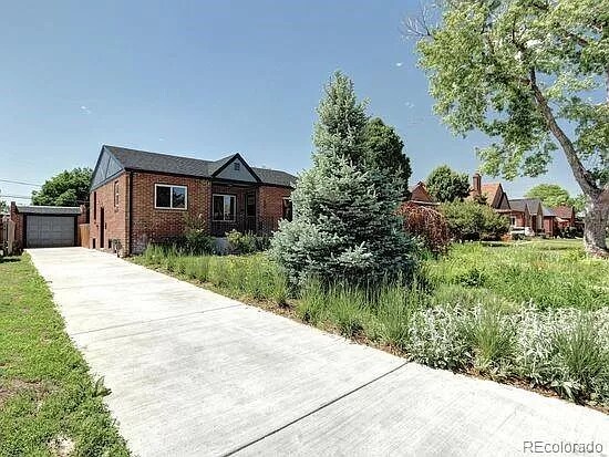 Primary Photo - 1355 Utica St