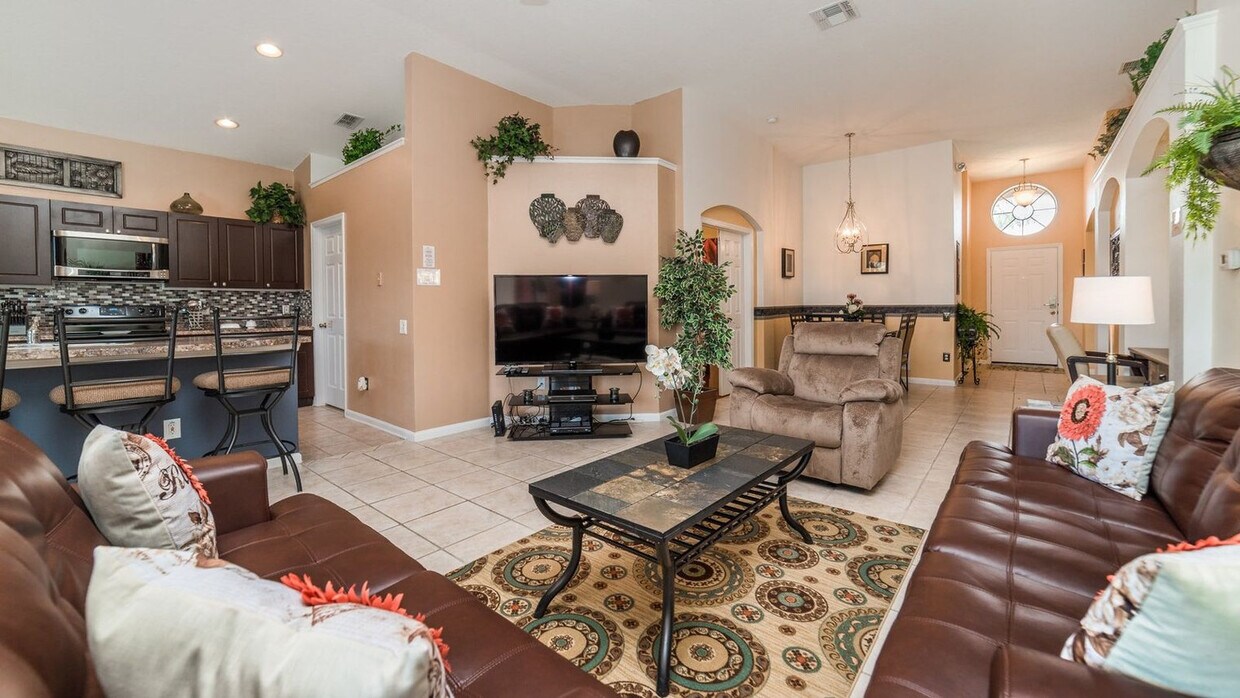Foto principal - 8157 Fan Palm Way