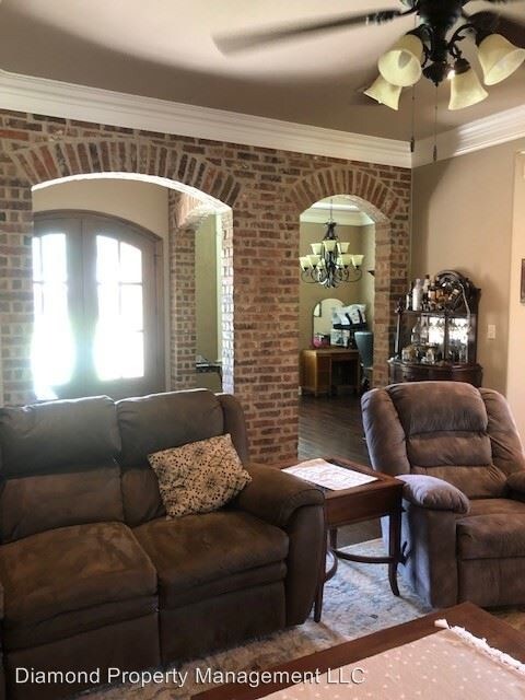 Building Photo - 4 br, 3 bath House - 517 Tupelo Dr.