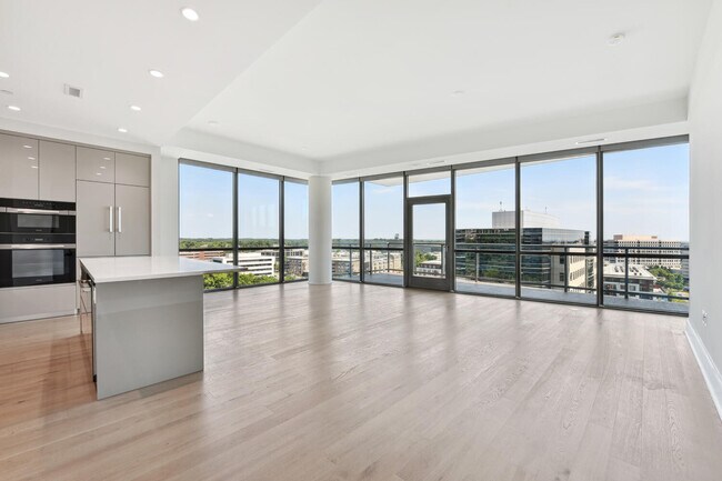 Foto del edificio - 7887 Jones Branch Dr