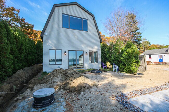 Building Photo - 26 Island View Ln