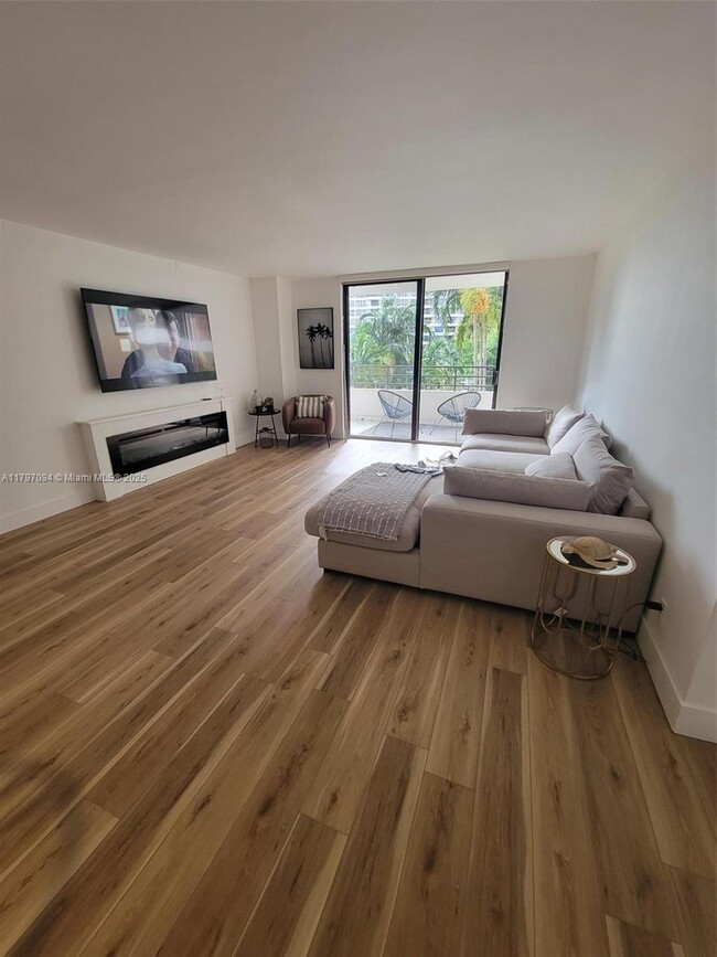 Foto del edificio - 2500 Parkview Dr