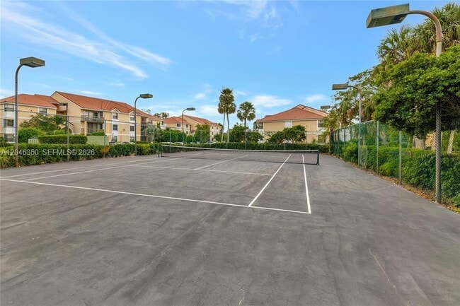 Foto del edificio - 5761 Riverside Dr