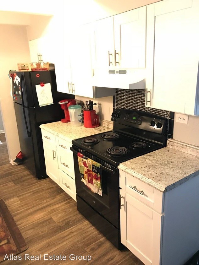 Foto principal - 137 W Broadmoor Dr