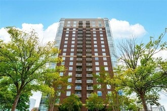 Building Photo - 285 Centennial Olympic Park Dr NW