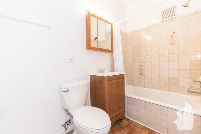 Foto del edificio - 4509 N Malden-2A