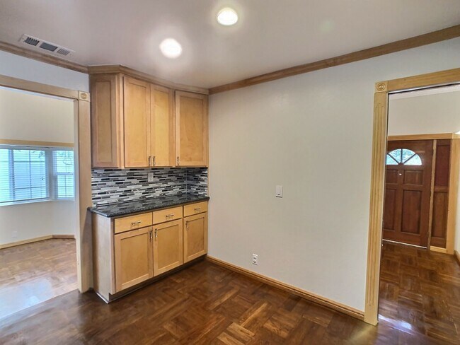 Foto del edificio - Spacious 4 Bedroom House in the Campbell