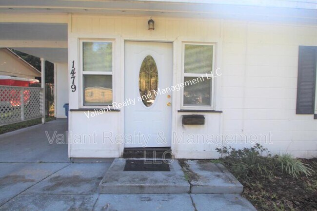 Foto del edificio - 1479 Griflet Rd