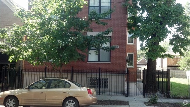 Building Photo - 1636 N Rockwell St