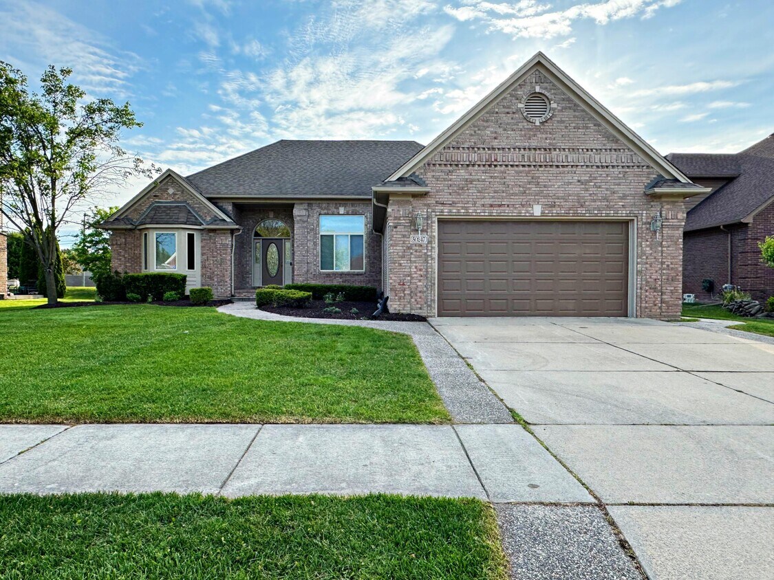 Foto principal - 50247 Cheltenham Dr