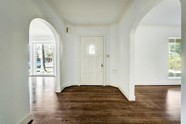 Building Photo - 3627 Del Monte Dr