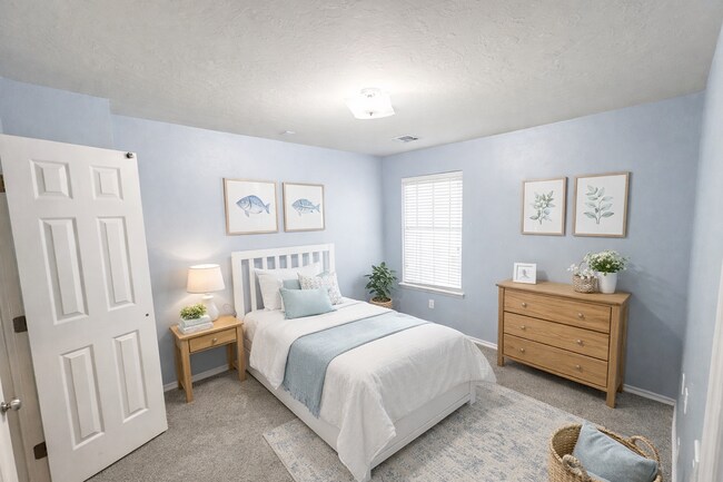 Foto del edificio - Beautiful three bedroom two bath