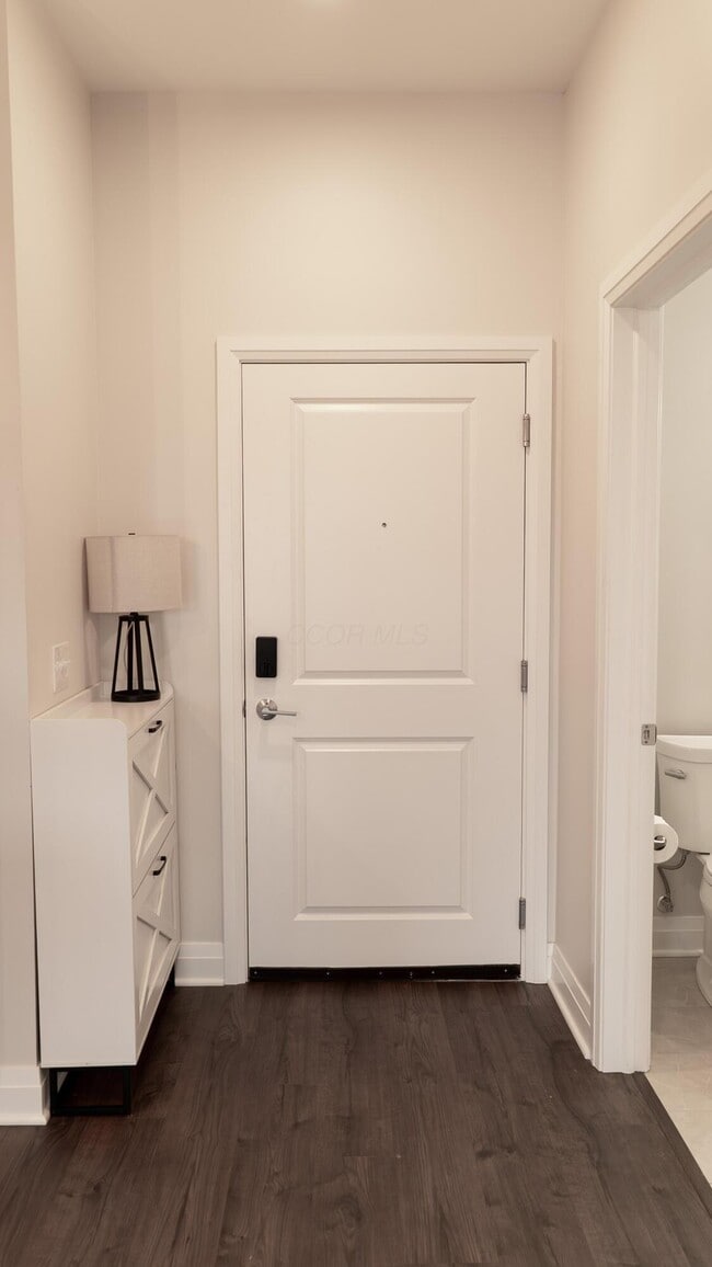 Building Photo - 6633 Dale Dr