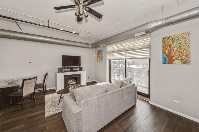 Foto del edificio - 2024 S Wabash Ave