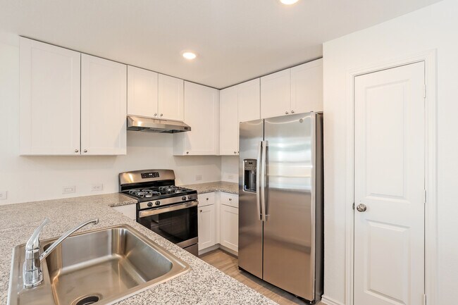 Building Photo - 2727 Robles St, San Antonio, TX