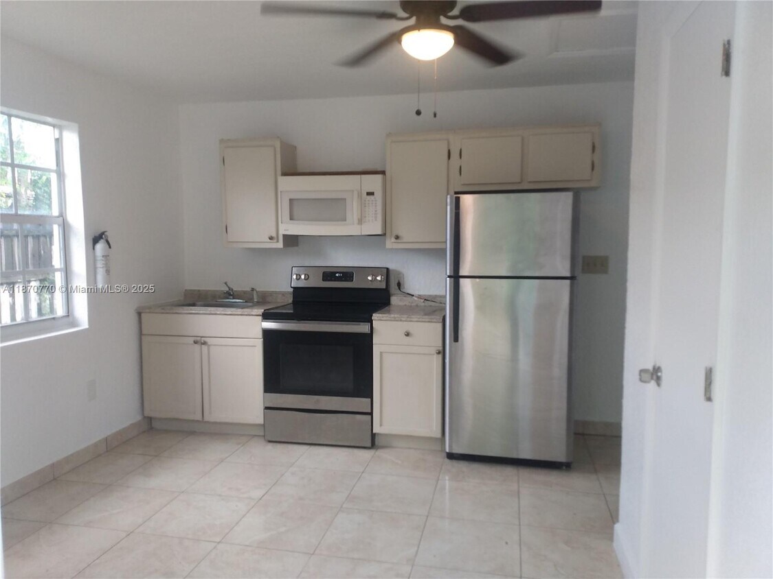 Foto principal - 980 NW 109th St