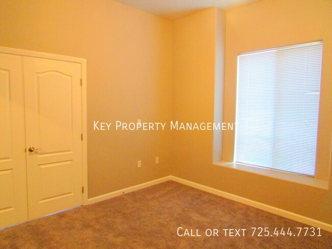 Foto del edificio - REMODELED 2 BEDROOM 2 BA IN THE NW!