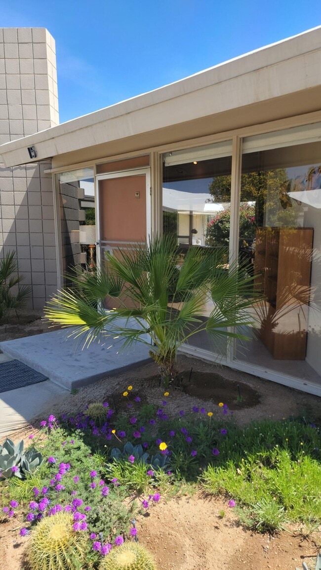 Building Photo - 37800 Da Vall Dr