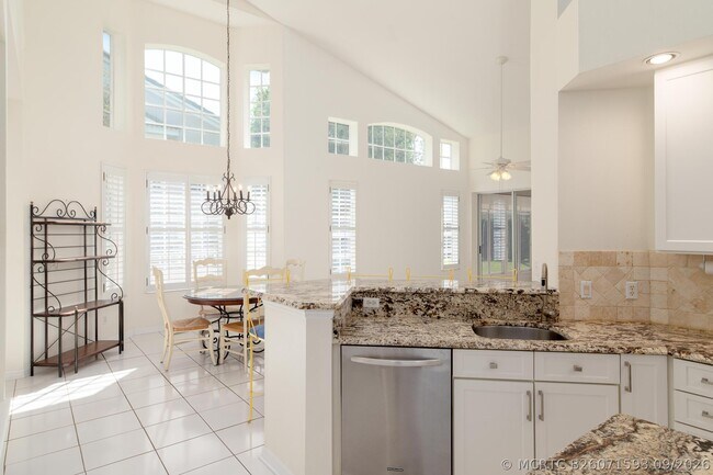 Foto del edificio - 1676 SW Harbour Isles Cir