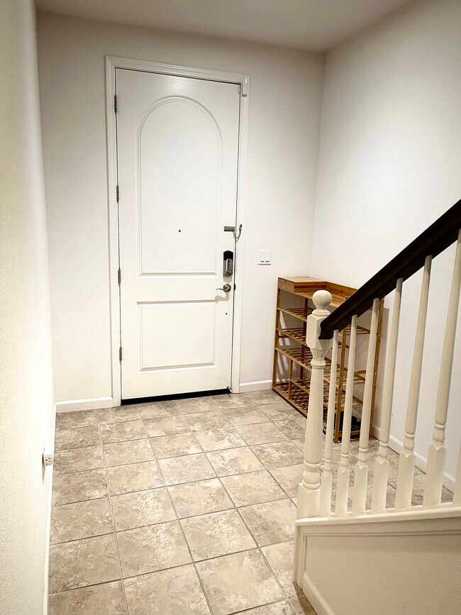 Building Photo - 39844 Sawyer Ter