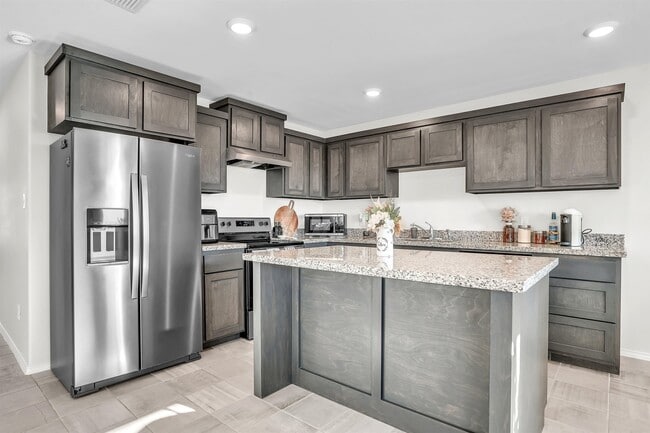 Building Photo - 5112 Anacahuita Dr