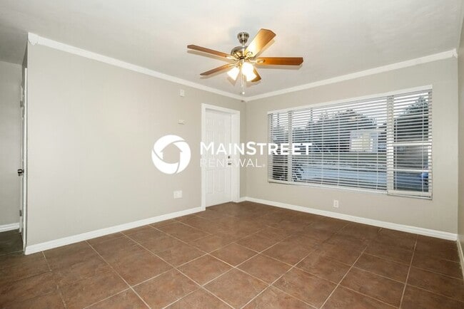 Building Photo - 3 Bedroom Pet-Friendly Home in Temple Terrace, FL with Main Street Renewal