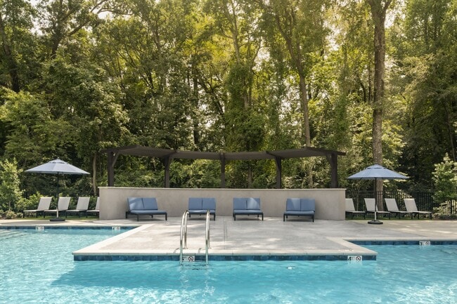 Building Photo - Evolve at the Pines