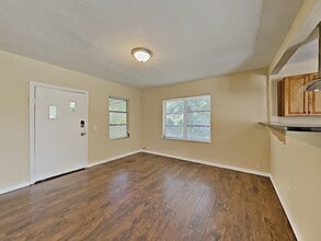 Building Photo - 9510 N Albany Ave