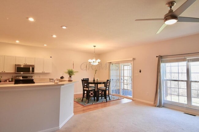 Building Photo - 674 Spring Valley Dr