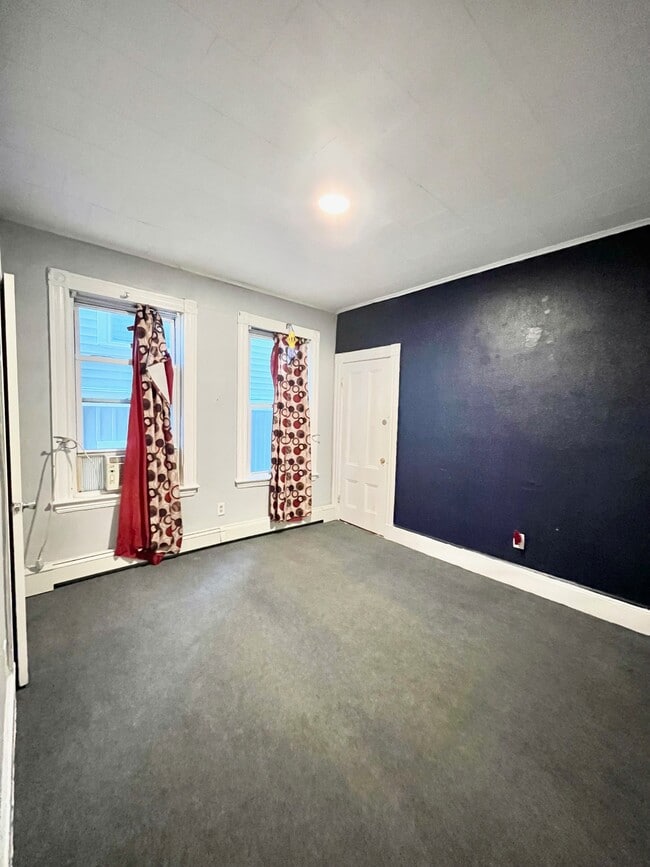 Building Photo - 36 Calumet St
