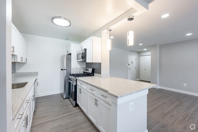 2BR, 2BA - 1088SF - Kitchen - The Blairs Apartments