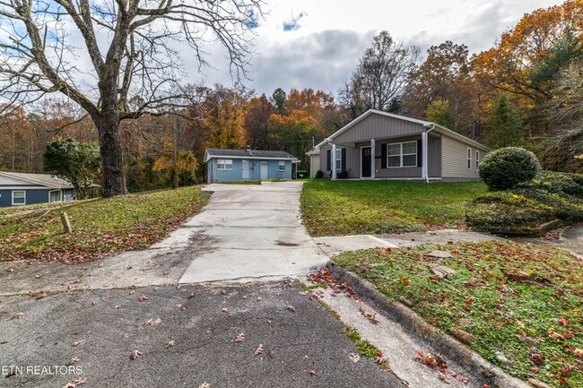 Building Photo - 112 Bennett Ln