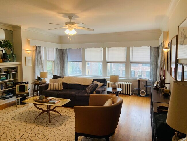 Foto del edificio - 6712 N Maplewood Ave
