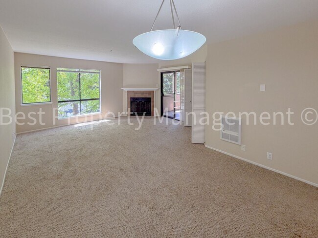 Building Photo - Perfect Shape Monte Merano Condo next to Fremont Bart Station