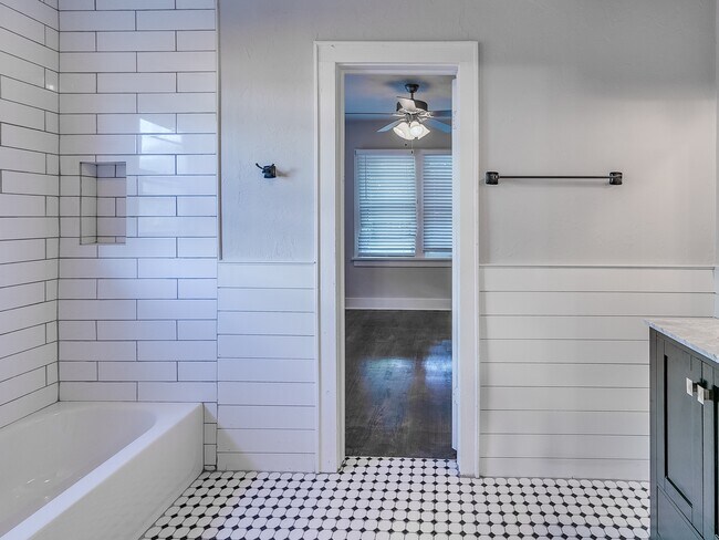 Foto del edificio - 1004 NW 32nd St