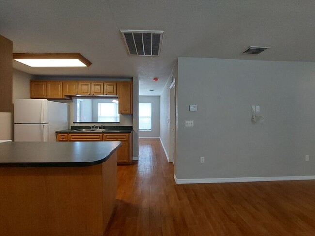 Building Photo - 5436 Lewellyn Rd