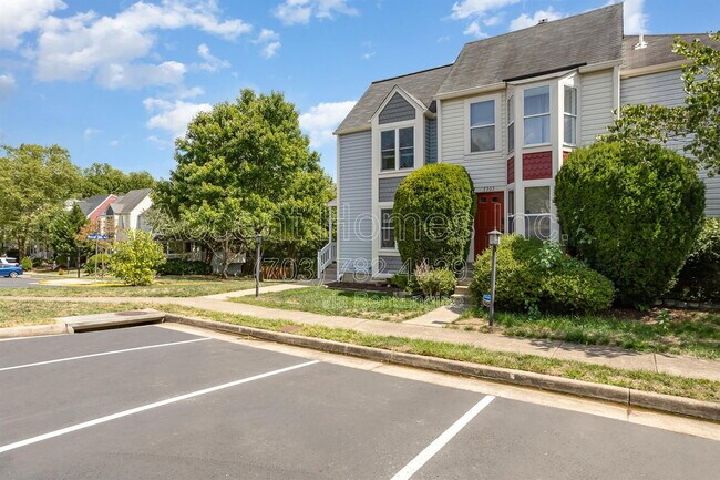 Foto del edificio - 7301 Castleberg Ct