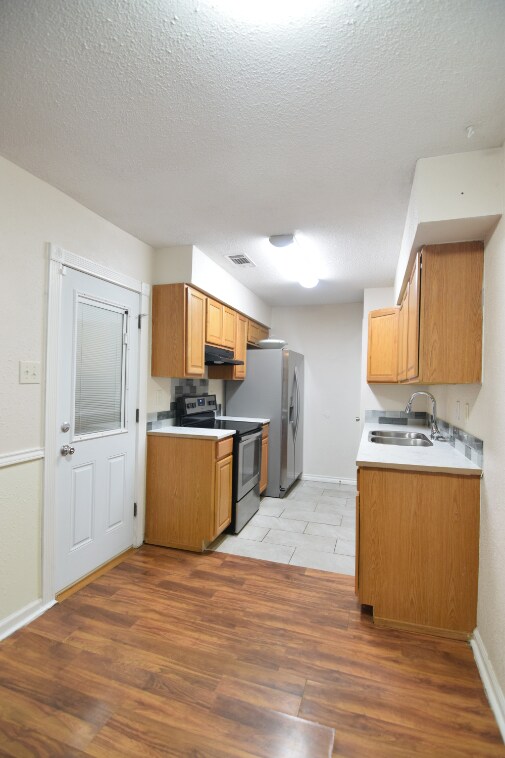 Foto del edificio - 706 Traci Dr