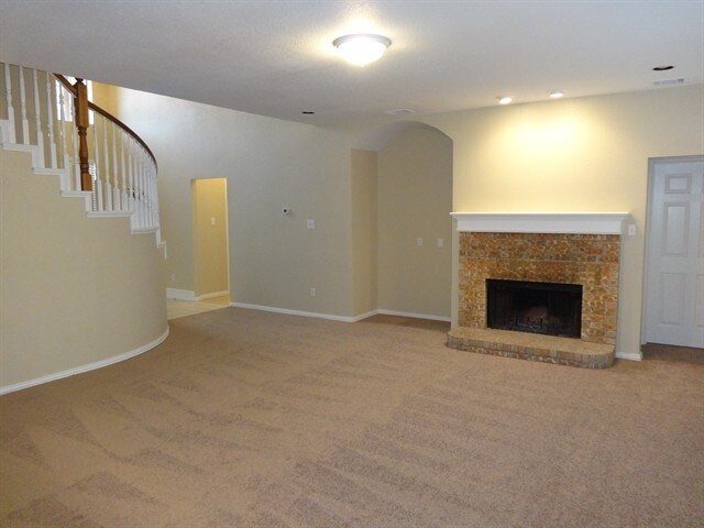 Building Photo - 1409 Parkwood Drive