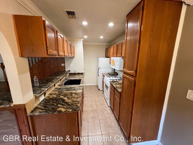 Building Photo - 2 br, 1 bath House - 6257 Longford Dr. #3