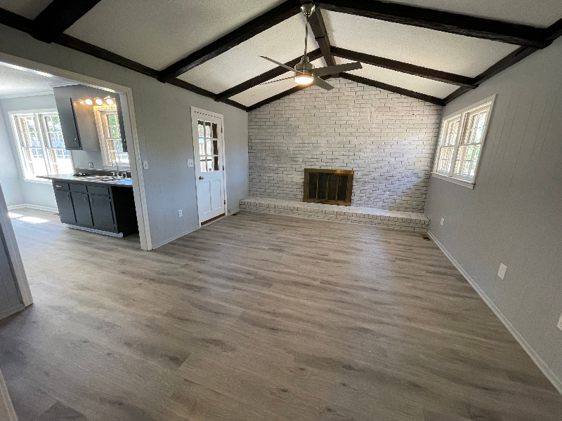 Primary Photo - 504 Bonanza Cir