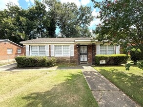 Building Photo - 3314 Bedford Ln
