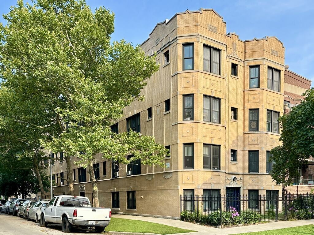 Primary Photo - 2921 W McLean Ave