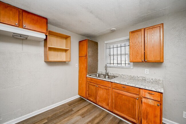 Building Photo - 7221 S Hall St