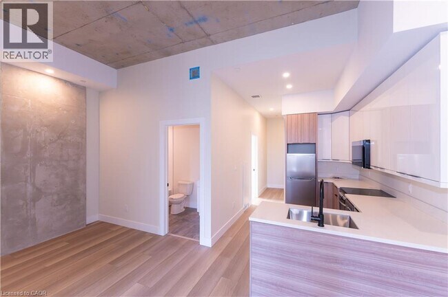 Photo du bâtiment - 169 James St S