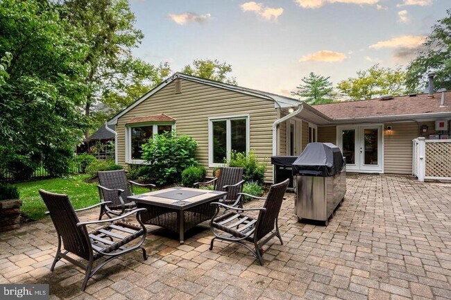 Foto del edificio - 13315 Overbrook Ln
