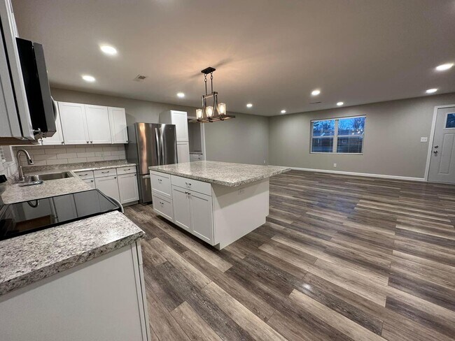 Foto del edificio - 5800/5804 Kathy Drive